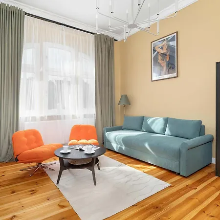Przestronny Apartament Z Balkonem W Poznaniu Jana Henryka Dabrowskiego 49 By Heyrent *